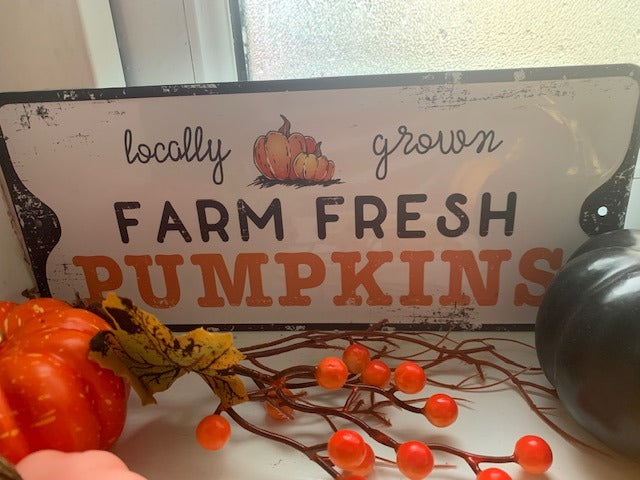 FARM FRESH PUMPKINS METAL SIGN